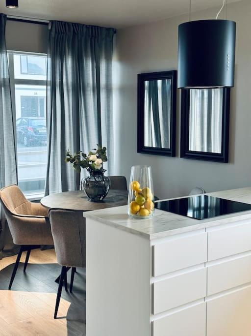 Elegant Apartment In Keflavík Extérieur photo